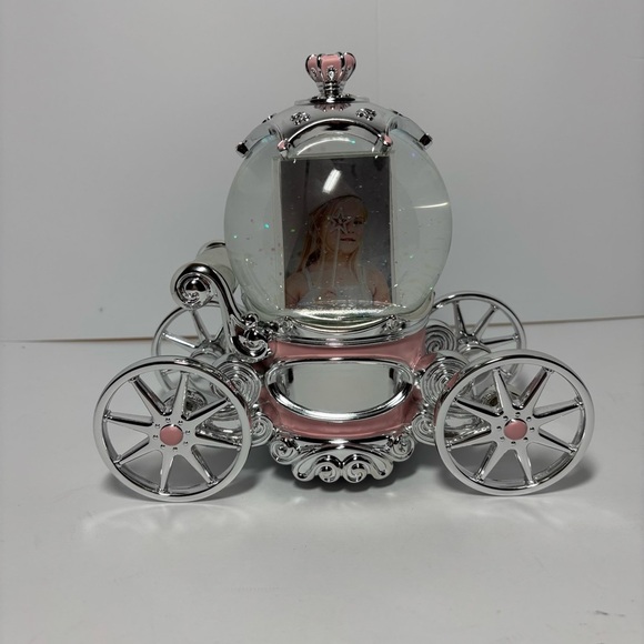 THINGS REMEMBERED Silver and Pink Carriage Photo Frame - Picture 1 of 6